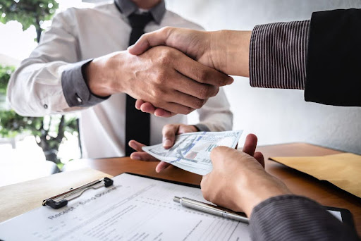 trato de personas en empresaa de préstamos